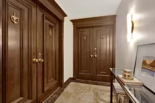 1 E Schiller St, Chicago, IL 60610 - Photo 4