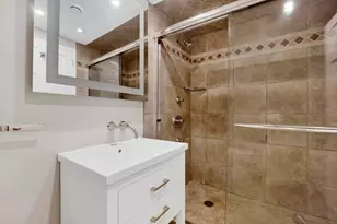 1 E Schiller St, Chicago, IL 60610 - Photo 16