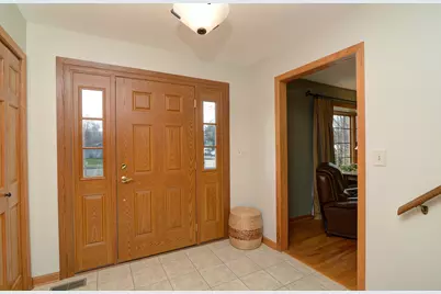 213 Arapahoe Trail, Carol Stream, IL 60188 - Photo 4