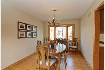 213 Arapahoe Trail, Carol Stream, IL 60188 - Photo 8