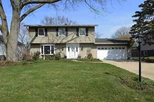 213 Arapahoe Trail, Carol Stream, IL 60188 - Photo 2
