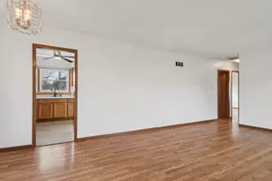 7416 S Thomas Ave, Bridgeview, IL 60455 - Photo 6