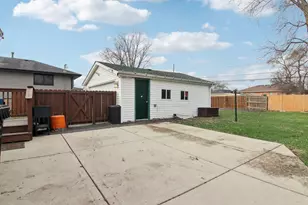 7416 S Thomas Ave, Bridgeview, IL 60455 - Photo 26