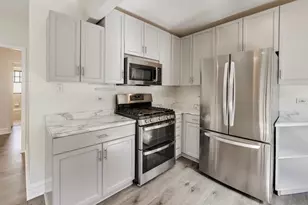 142 Clyde Ave, Evanston, IL 60202 - Photo 8