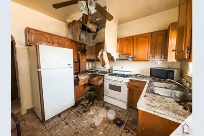 8640 S Bennett Avenue, Chicago, IL 60617 - Photo 4