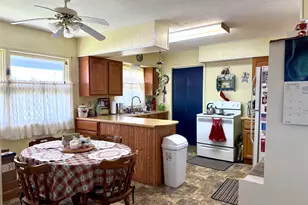 909 N Washington St, Marion, IL 62959 - Photo 2