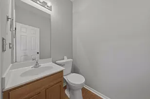 1053 Walker Ct, Antioch, IL 60002 - Photo 10