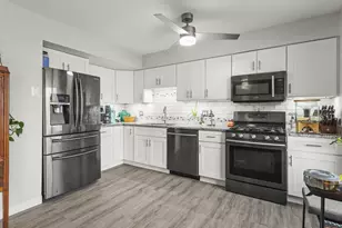 1086 Cascade Dr, Aurora, IL 60506 - Photo 12