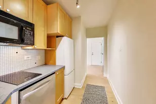 4240 N Clarendon Ave, Chicago, IL 60613 - Photo 10