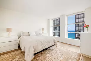 260 E Chestnut St, Chicago, IL 60611 - Photo 14