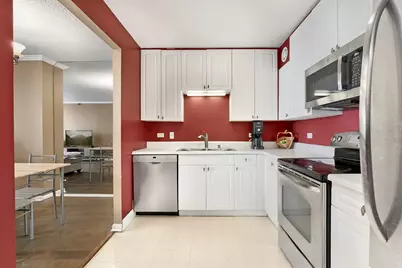 70 W Huron Street #1907, Chicago, IL 60654 - Photo 16