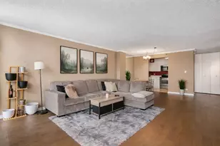 70 W Huron St, Chicago, IL 60654 - Photo 8
