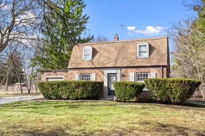 304 E Camp McDonald Road, Prospect Heights, IL 60070 - Photo 1