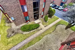 15804 Terrace Dr, Oak Forest, IL 60452 - Photo 2