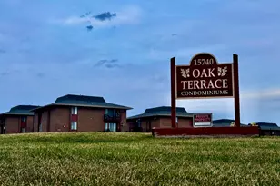 15804 Terrace Dr, Oak Forest, IL 60452 - Photo 4