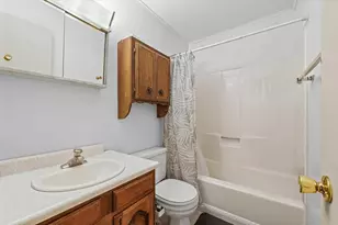 646 N Cove Ct, Decatur, IL 62521 - Photo 20