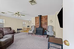 646 N Cove Ct, Decatur, IL 62521 - Photo 6