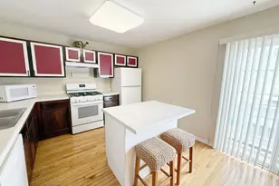 492 Holiday Ln, Hainesville, IL 60073 - Photo 4