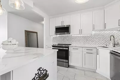 3930 N Pine Grove Avenue #816, Chicago, IL 60613 - Photo 8