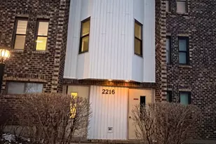 2216 Country Club Dr, Woodridge, IL 60517 - Photo 2