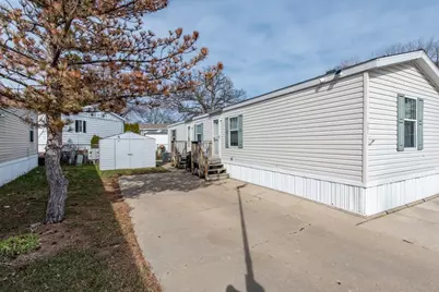 38569 N Sheridan Road #492, Beach Park, IL 60099 - Photo 1