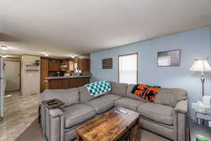 38569 N Sheridan Rd, Beach Park, IL 60099 - Photo 4