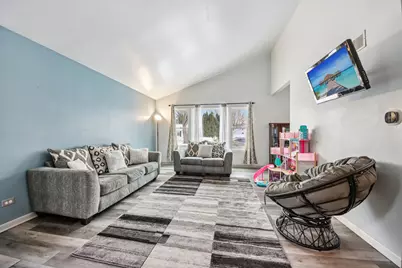 410 W Riverside Drive, Lakemoor, IL 60051 - Photo 2