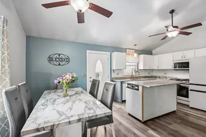 410 W Riverside Drive, Lakemoor, IL 60051 - Photo 6