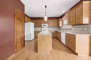 7113 Dunham Rd, Downers Grove, IL 60516 - Photo 6