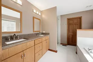 7113 Dunham Rd, Downers Grove, IL 60516 - Photo 12