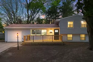 2303 Brookhaven Dr, Champaign, IL 61821 - Photo 2