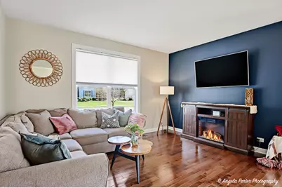 2275 Walnut Glen Boulevard, Island Lake, IL 60042 - Photo 4