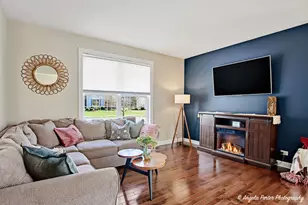 2275 Walnut Glen Blvd, Island Lake, IL 60042 - Photo 4