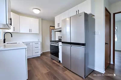 2207 Emmaus Avenue, Zion, IL 60099 - Photo 6