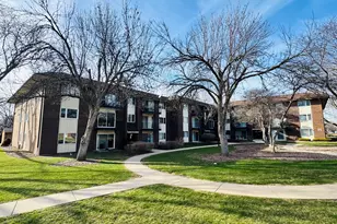 5S070 Pebblewood Ln, Naperville, IL 60563 - Photo 1