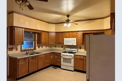 1613 W 1st Street, Dixon, IL 61021 - Photo 4