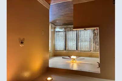 1613 W 1st Street, Dixon, IL 61021 - Photo 2