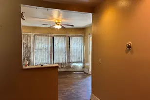 1613 W 1st St, Dixon, IL 61021 - Photo 2