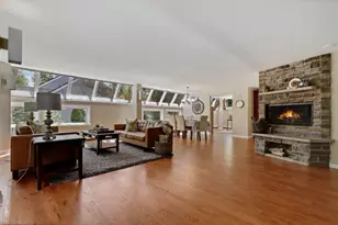 1010 S Summit St, Barrington, IL 60010 - Photo 2