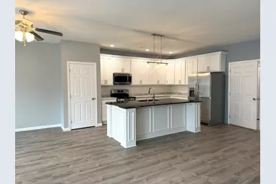 1104 N Midway Court, Marion, IL 62959 - Photo 2