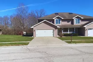 426 S Walnut St, Manteno, IL 60950 - Photo 1