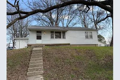 206 S 1st Street, Pinckneyville, IL 62274 - Photo 2