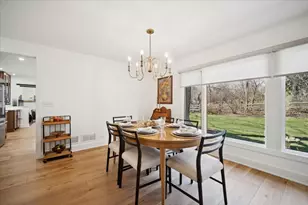 122 Williamsburg Dr, Bartlett, IL 60103 - Photo 6