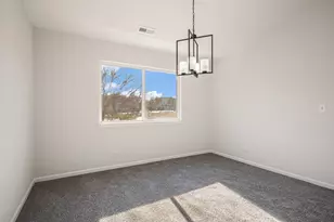 1428 Meadowsedge Ln, Carpentersville, IL 60110 - Photo 4