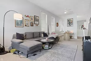 1337 W Barry Ave, Chicago, IL 60657 - Photo 2