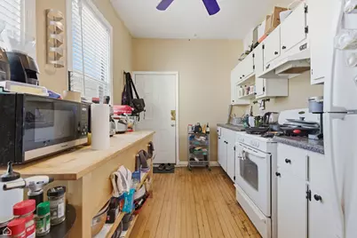 1337 W Barry Avenue, Chicago, IL 60657 - Photo 10