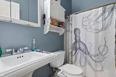 1337 W Barry Avenue, Chicago, IL 60657 - Photo 12