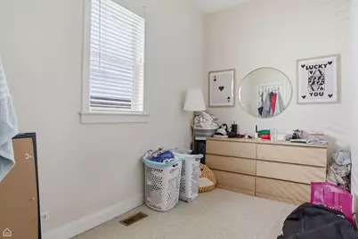 1337 W Barry Avenue, Chicago, IL 60657 - Photo 8