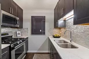 1448 N Orleans St, Chicago, IL 60610 - Photo 12