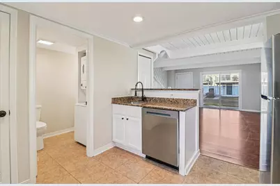 452 Meadow Green Lane, Round Lake Beach, IL 60073 - Photo 6